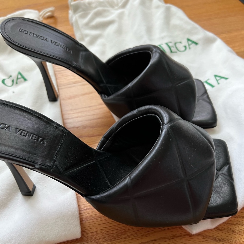 Bottega Veneta Lido Leather mules - Picture 2 of 5